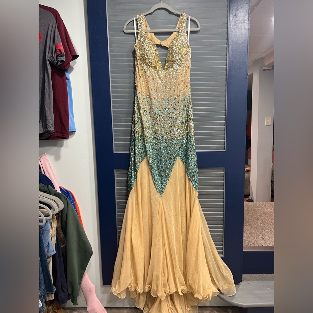 Mermaid prom dress Sz 18